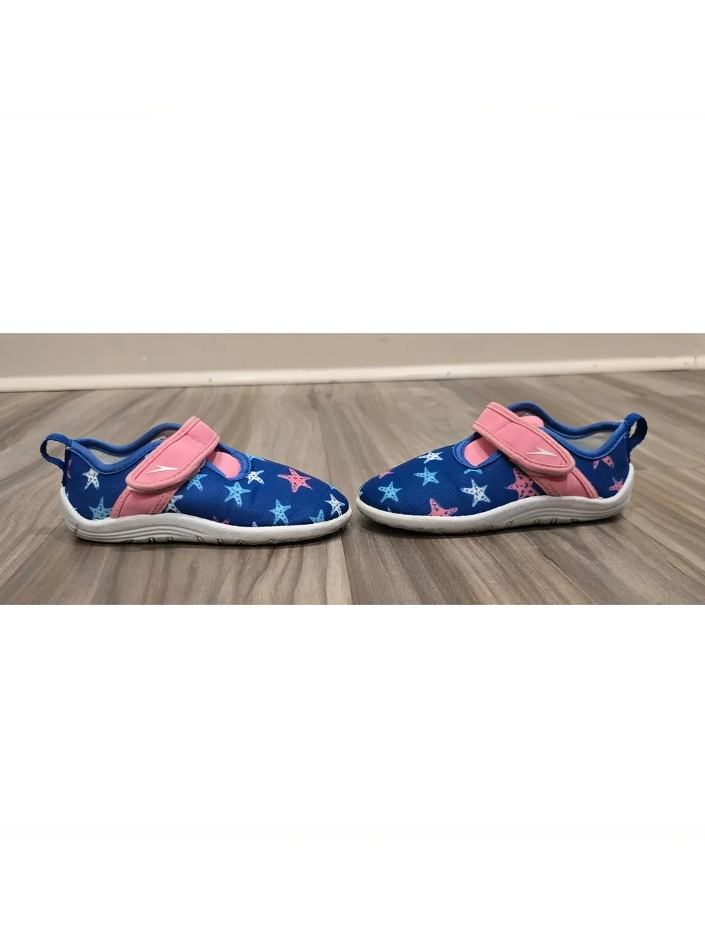 Speedo Kids Water Shoes Navy Star Print Velcro Beach Pool Shoes Size Large